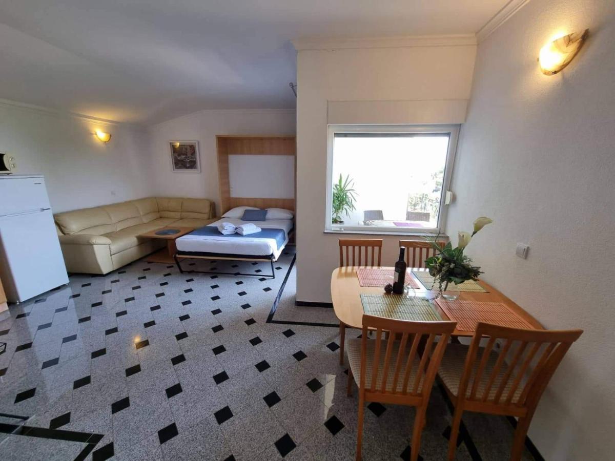 Apartment Tomic 2 Makarska Exteriör bild